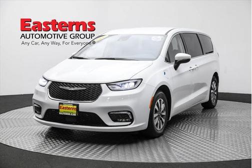 2023 Chrysler Pacifica Hybrid Touring L