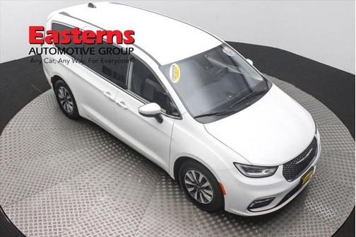 2023 Chrysler Pacifica Hybrid Touring L