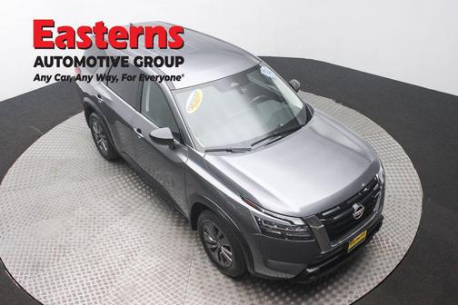 Gun Metallic 2024 Nissan Pathfinder S 4WD
