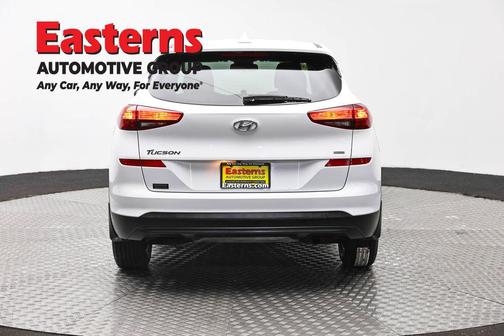 Dazzling White 2019 Hyundai TUCSON SE