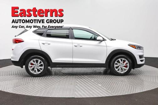 Dazzling White 2019 Hyundai TUCSON SE
