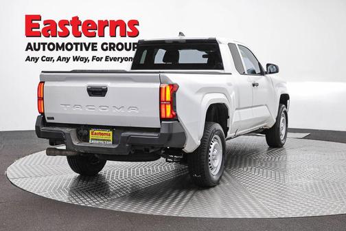 Ice 2025 Toyota Tacoma SR