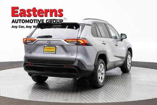 Silver Sky Metallic 2019 Toyota RAV4 LE