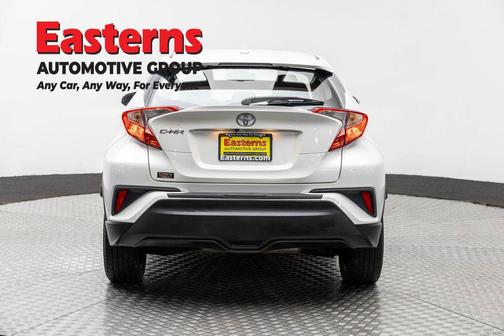 Blizzard Pearl 2018 Toyota C-HR XLE Premium