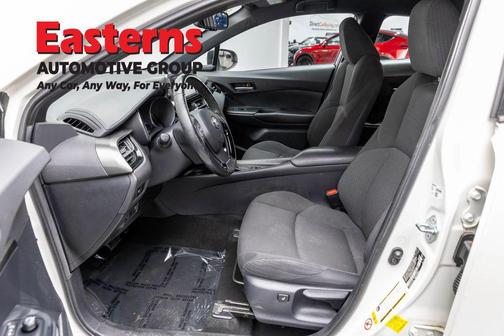 Blizzard Pearl 2018 Toyota C-HR XLE Premium