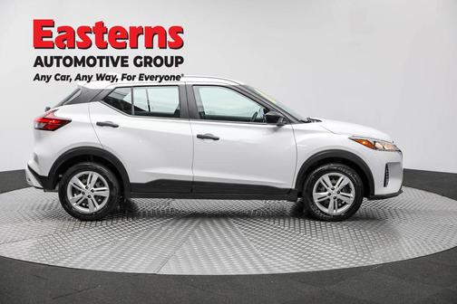 2022 Nissan Kicks S