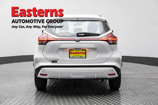 2022 Nissan Kicks S