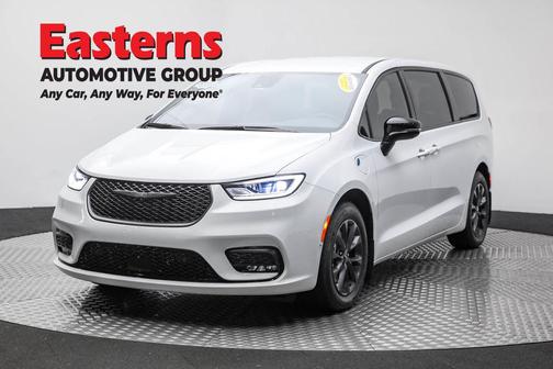 2024 Chrysler Pacifica Hybrid S Appearance Pkg