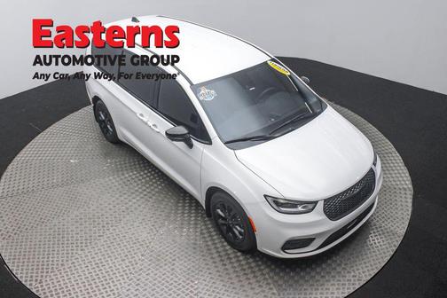 2024 Chrysler Pacifica Hybrid S Appearance Pkg