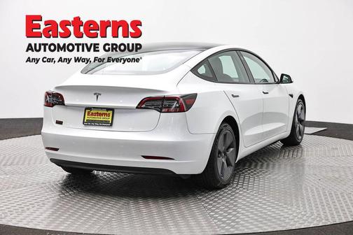 Pearl White Multi-Coat 2023 Tesla Model 3 Standard Range