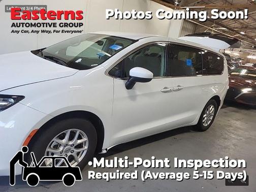 Bright White Clearcoat 2023 Chrysler Voyager LX