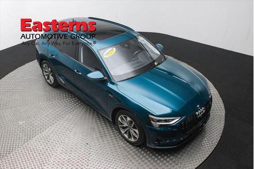 2021 Audi e-tron Premium Plus