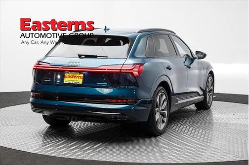 2021 Audi e-tron Premium Plus