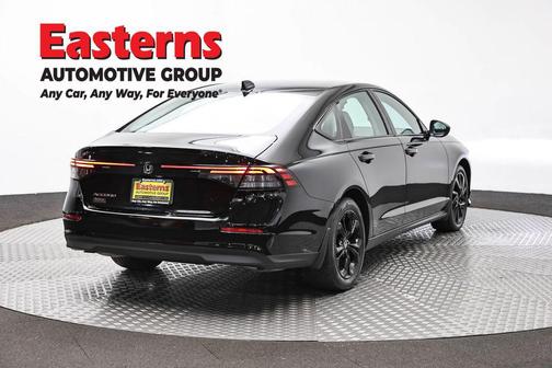 Crystal Black Pearl 2025 Honda Accord SE