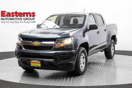 Photo 1 of 61 of 2017 Chevrolet Colorado WT