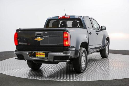 Photo 5 of 61 of 2017 Chevrolet Colorado WT