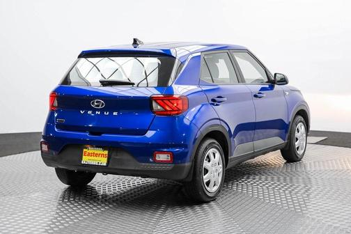 Photo 5 of 63 of 2020 Hyundai Venue SE