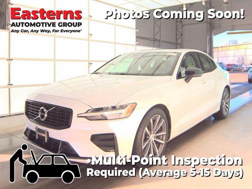 2022 Volvo S60 T5 Momentum