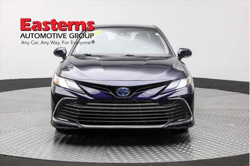 2022 Toyota Camry Hybrid XLE