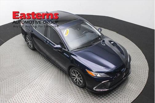 2022 Toyota Camry Hybrid XLE