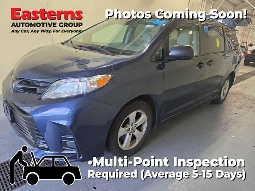 Pearl 2020 Toyota Sienna SE