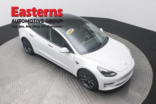 Pearl White Multi-Coat 2023 Tesla Model 3 Standard Range