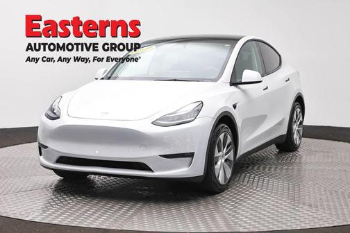 Pearl White Multi-Coat 2023 Tesla Model Y Long Range Dual Motor All-Wheel Drive