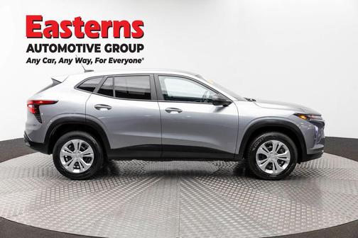 Sterling Gray Metallic 2024 Chevrolet Trax LS