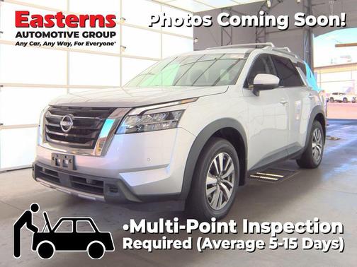 2023 Nissan Pathfinder SL 4WD