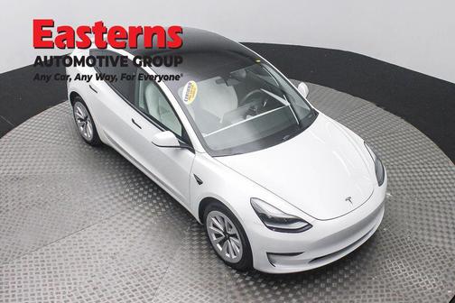 Pearl White Multi-Coat 2023 Tesla Model 3 Standard Range