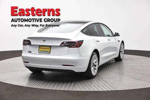 Pearl White Multi-Coat 2023 Tesla Model 3 Standard Range