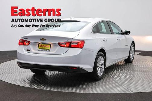Summit White 2024 Chevrolet Malibu FWD 1LT