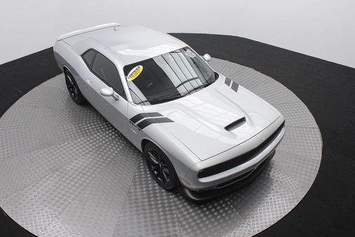 Photo 3 of 63 of 2021 Dodge Challenger R/T