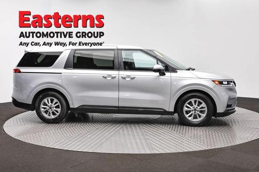 Silky Silver 2022 Kia Carnival LXS