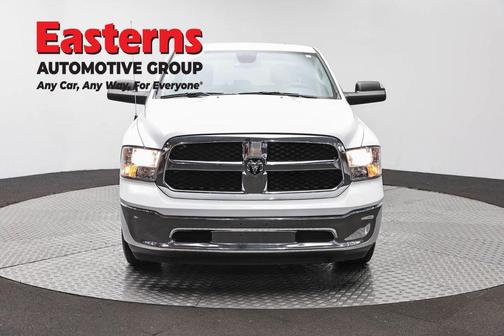 Bright White Clearcoat 2023 RAM 1500 Classic SLT