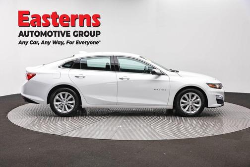 Summit White 2024 Chevrolet Malibu FWD 1LT