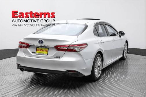 2020 Toyota Camry Hybrid XLE