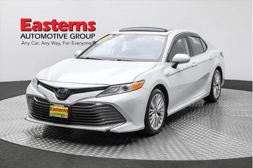 2020 Toyota Camry Hybrid XLE