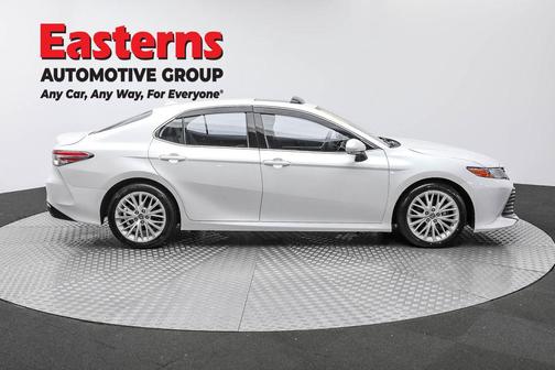 2020 Toyota Camry Hybrid XLE