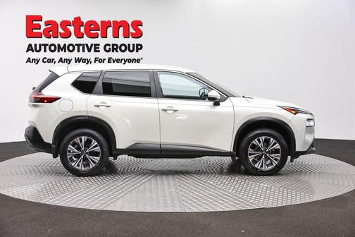 Pearl White Tricoat 2023 Nissan Rogue SV
