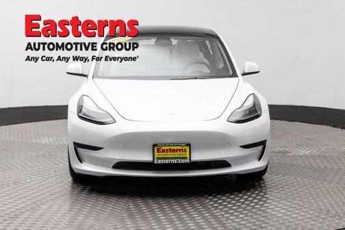 Pearl White Multi-Coat 2023 Tesla Model 3 Standard Range