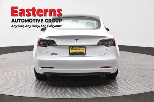 Pearl White Multi-Coat 2023 Tesla Model 3 Standard Range