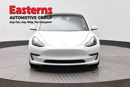 Pearl White Multi-Coat 2023 Tesla Model 3 Standard Range