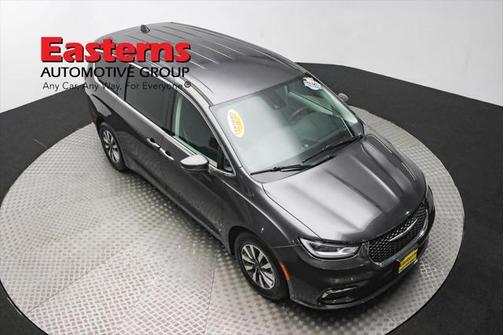 2023 Chrysler Pacifica Hybrid Touring L
