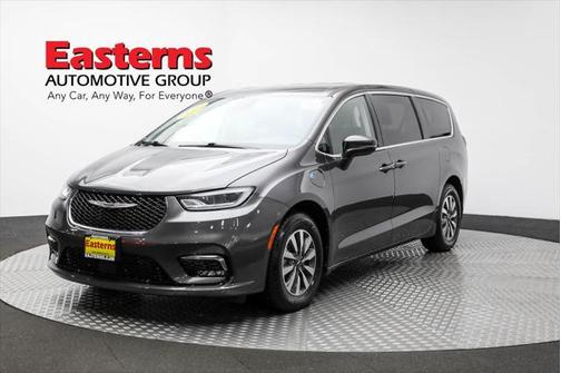 2023 Chrysler Pacifica Hybrid Touring L