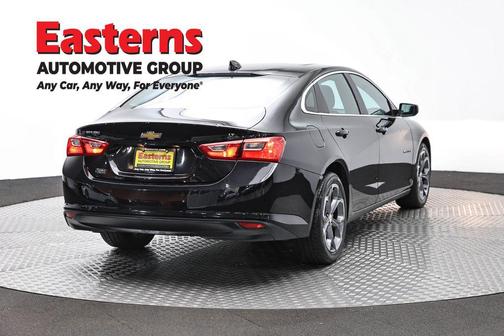 Mosaic Black Metallic 2024 Chevrolet Malibu FWD 1LT