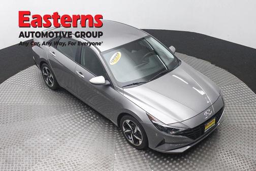 Fluid Metal 2023 Hyundai ELANTRA SEL