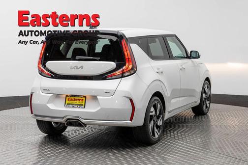 Snow White Pearl 2023 Kia Soul GT-Line
