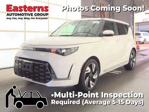 Snow White Pearl 2023 Kia Soul GT-Line