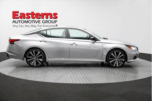 2021 Nissan Altima SR FWD